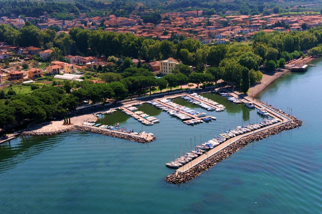 Lido Camping Village Bolsena Bagian luar foto